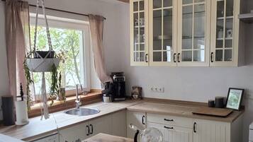 Kühlschrank, Ofen, Herdplatte, Geschirrspüler