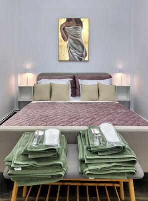 2 bedrooms, iron/ironing board, travel cot, free WiFi