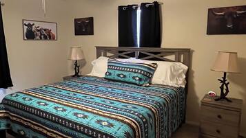 2 dormitoris, planxa i posts de planxar, Internet i roba de llit