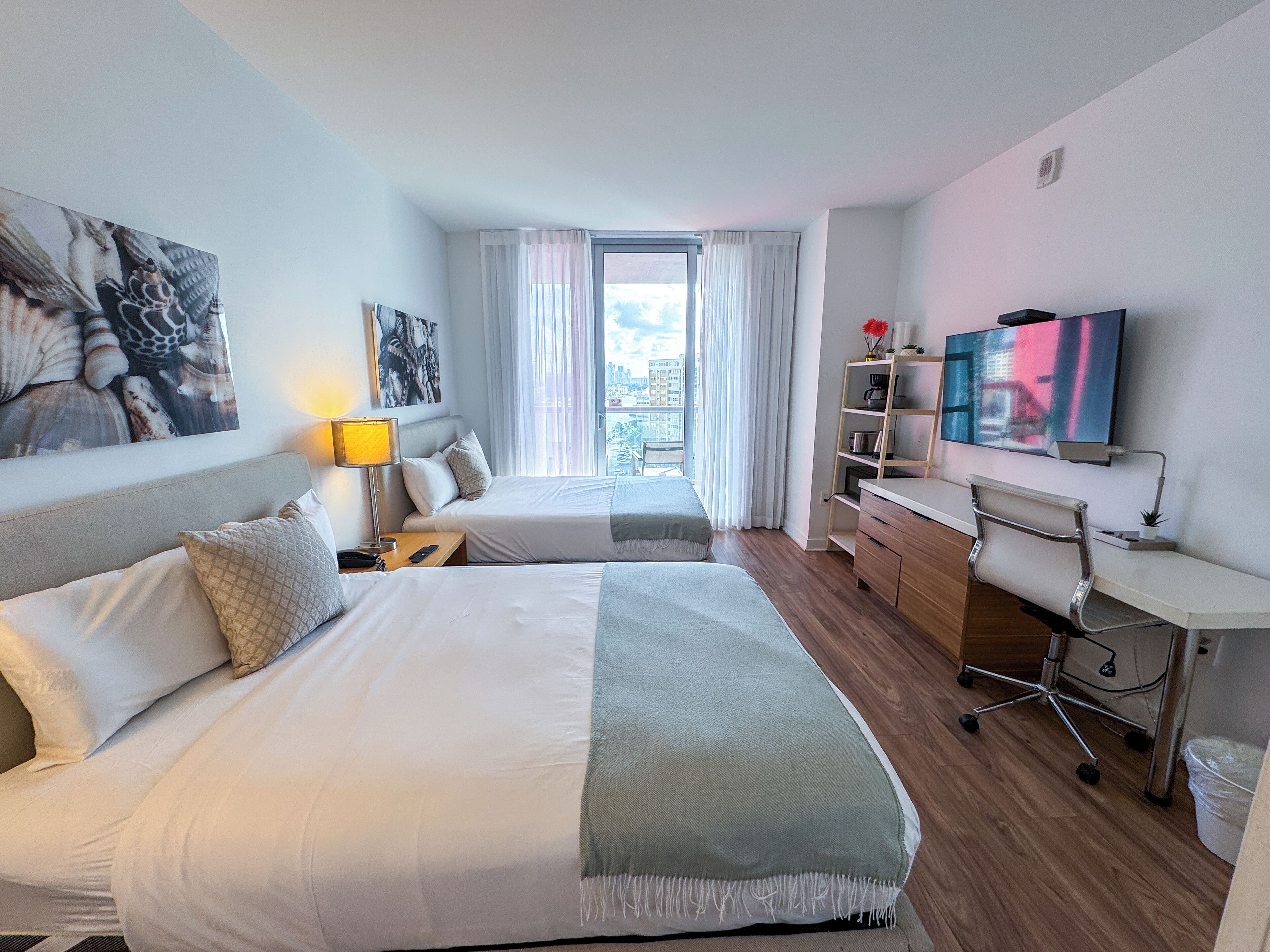 Coffee/tea maker, electric kettle