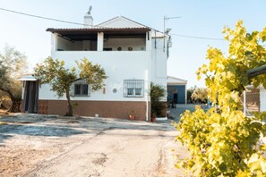 Exterior - Casa Rural 'La Esperanza Rural Tourist' con Piscina Privada, Wi-Fi y Aire Acondicionado (Cabra)