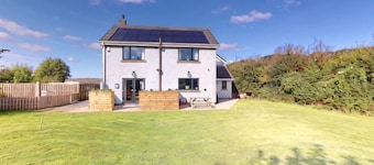 Low Greenlands Holiday Park - Luxury House With Hot Tub & Luxury Glamping Pod Holidays & Breaks