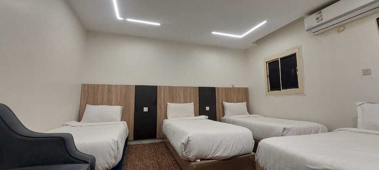 Premier Apartment | In-room safe, bed sheets