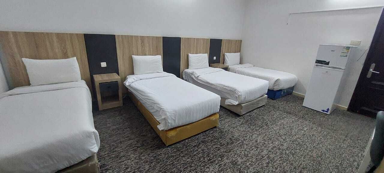 Quarto quádruplo | Cofres nos quartos, roupa de cama