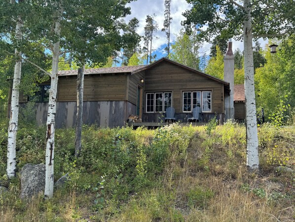 المنشأة من الخارج