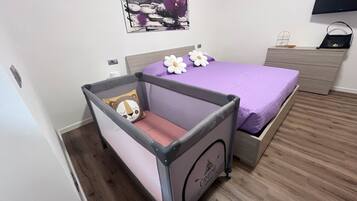 1 chambre, fer et planche Ă repasser, Wi-Fi, draps fournis