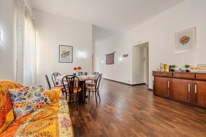 Interior - Apartment 'Casa D'amare Gianna - Lovely House' with Sea View, Wi-Fi and Air Conditioning (Palermo)