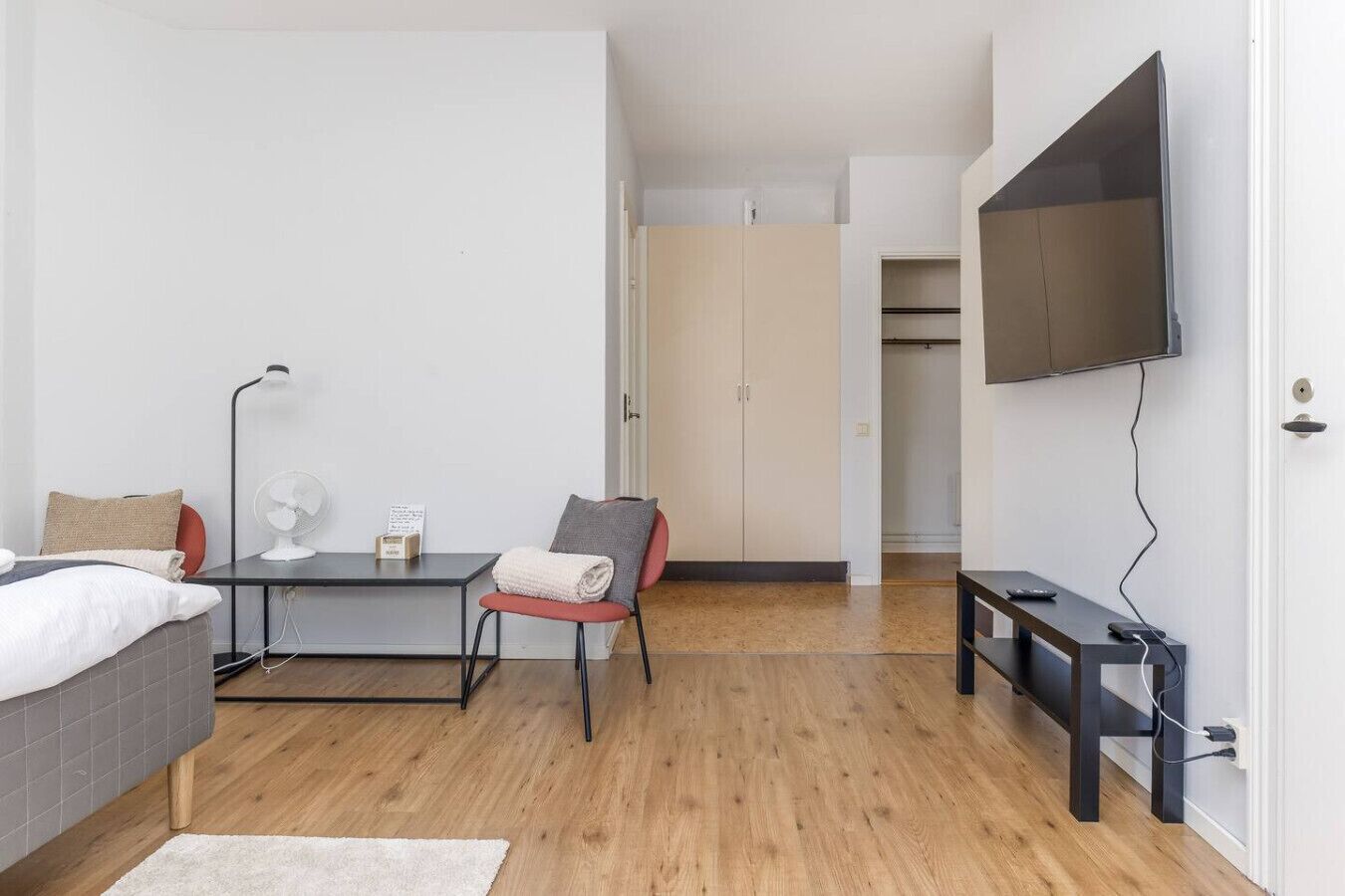 1 chambre, fer et planche à repasser, Wi-Fi, draps fournis