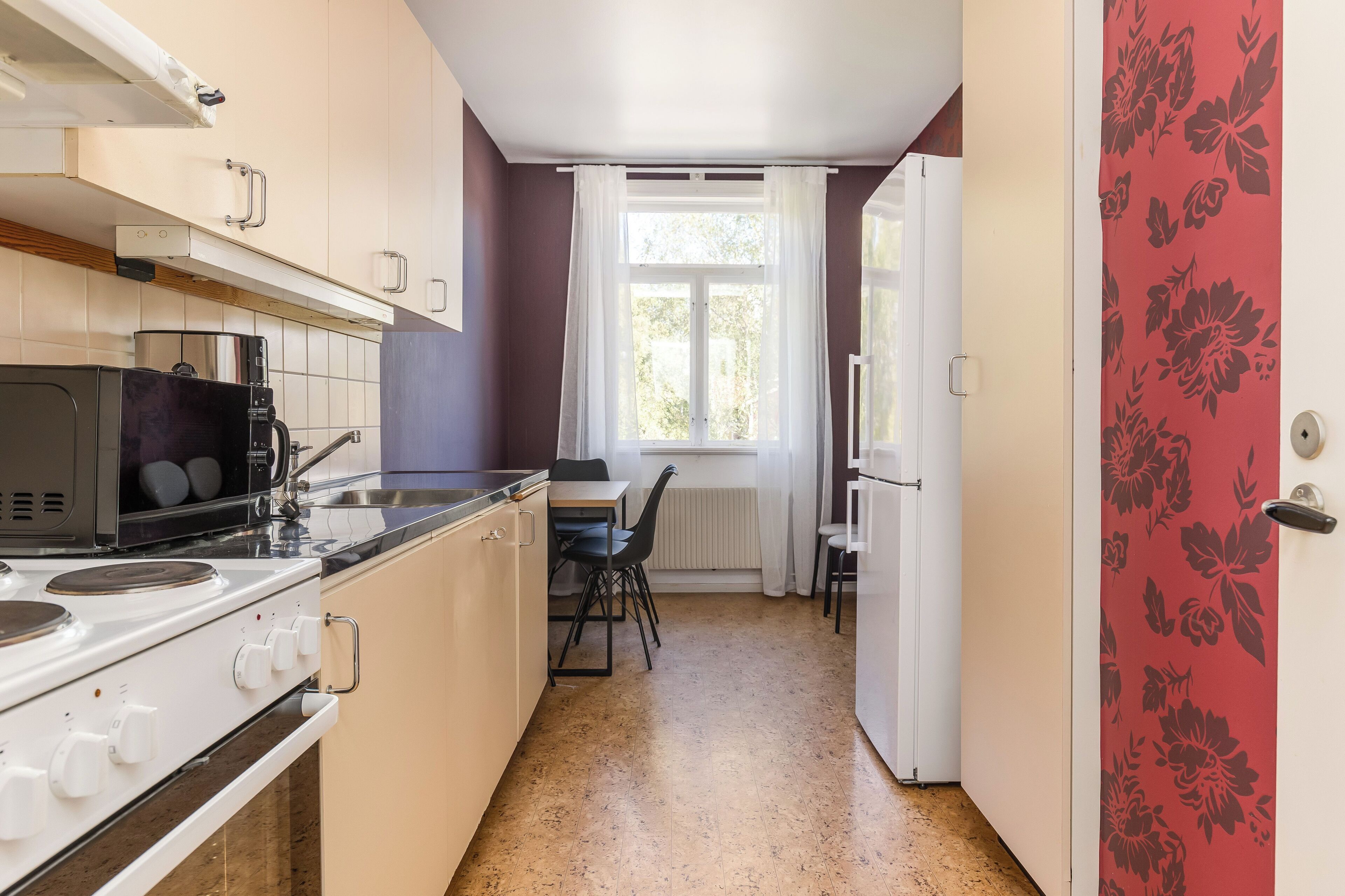 雪櫃、微波爐、焗爐、爐具