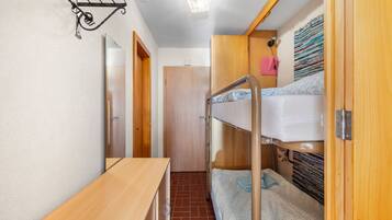 Free WiFi, bed sheets