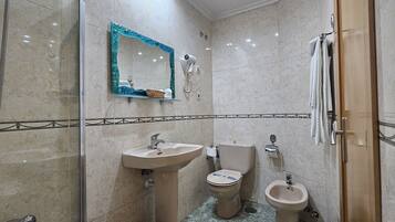 Comfort Double Room | Bathroom | Bathtub, hair dryer, towels, soap