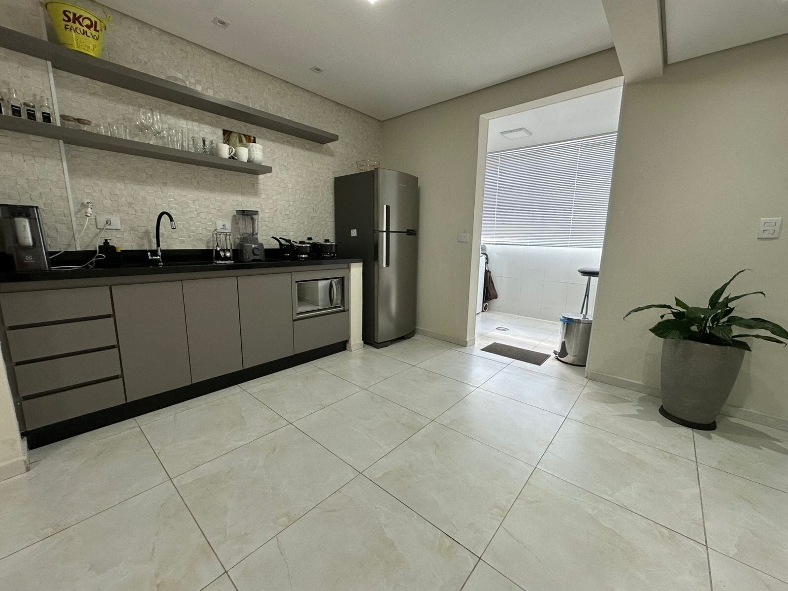 Apartment | Eigene Küche | Kühlschrank, Mikrowelle, Ofen, Herdplatte