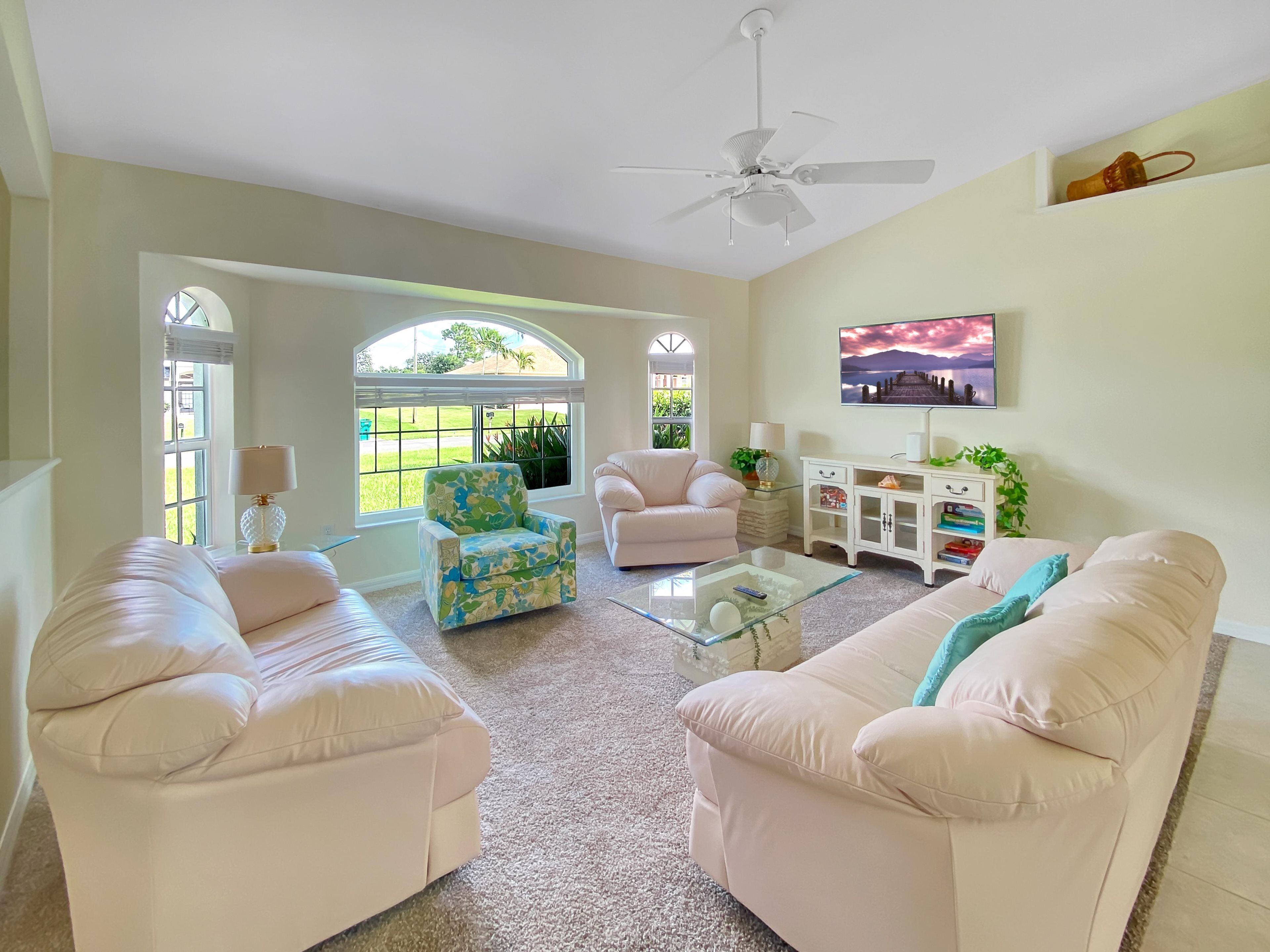 تلفزيون، كُتُب، ستيريو