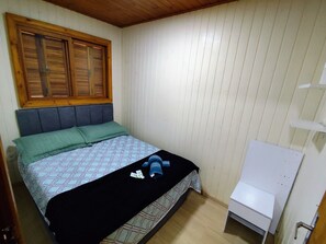 Free WiFi, bed sheets