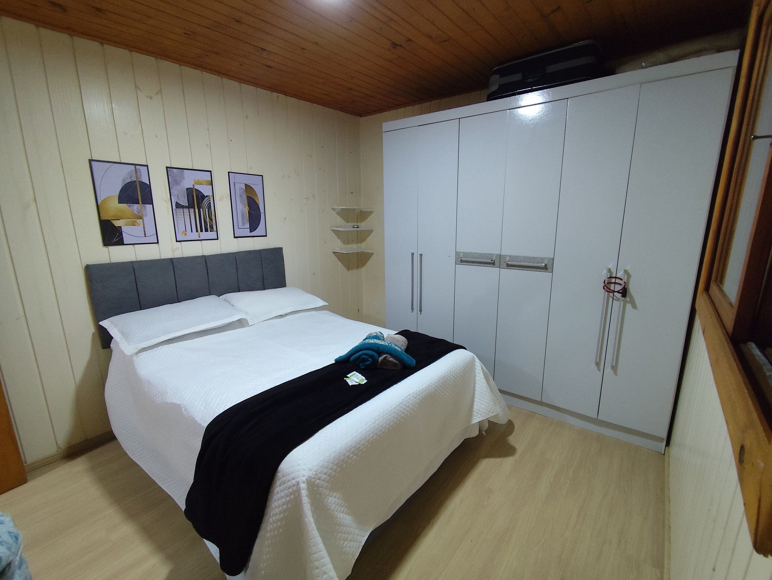 Wifi gratis y ropa de cama 
