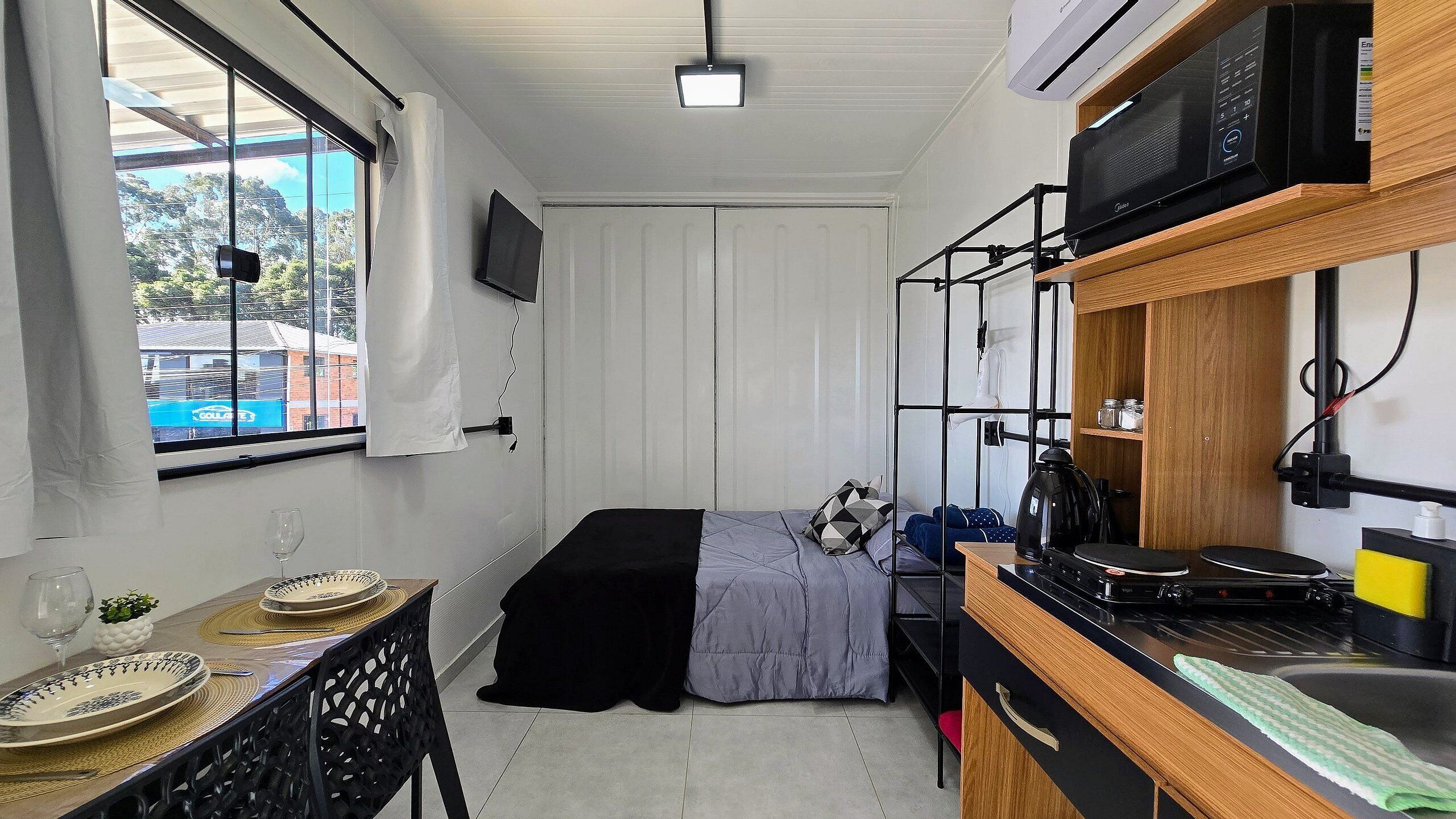 Studio Superior | Setrika/meja setrika, Wi-Fi gratis, dan seprai linen