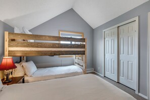 3 bedrooms, free WiFi, bed sheets