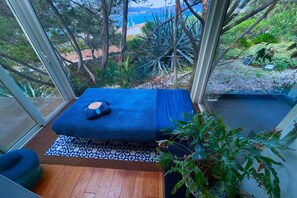 3 bedrooms, desk, iron/ironing board, travel cot