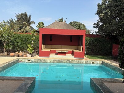 Peaceful vacation 15 minutes from Saly with swimming pool. Vehicle rental available