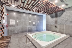 Indoor spa tub