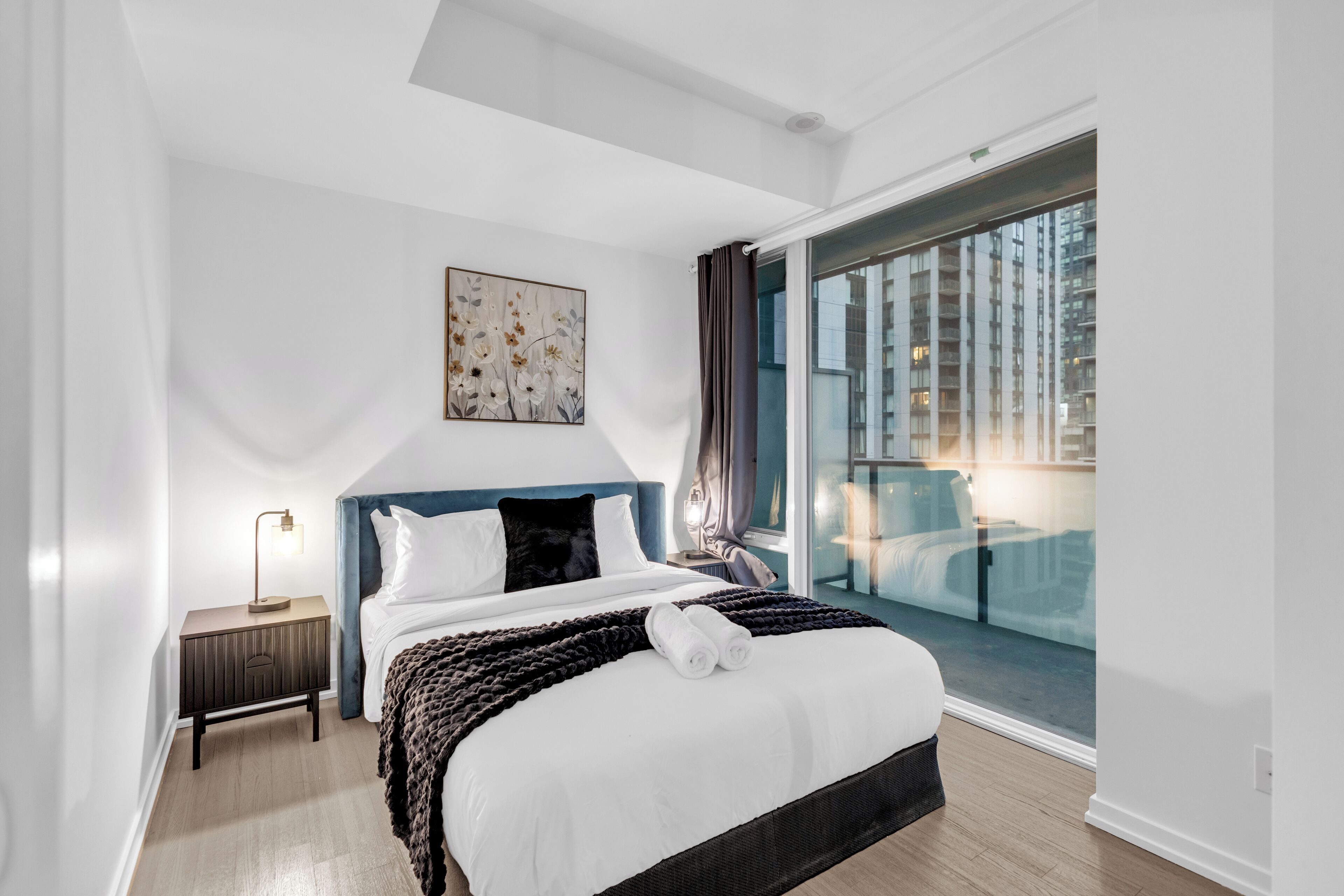 Elite suite, uitzicht op stad | Verduisterende gordijnen, een strijkplank/strijkijzer, gratis wifi