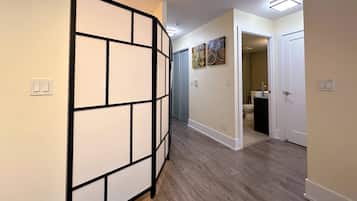 Executive Suite, City View | Living area