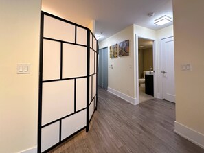 Executive Suite, City View | Living area