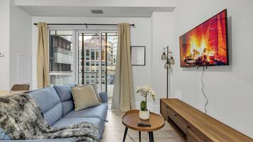 Elite Suite, City View | Living area