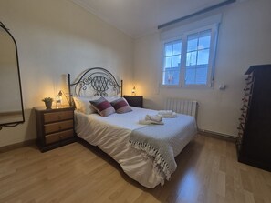 2 bedrooms, bed sheets - 1A164 Two-bedroom apartment (Gijón)