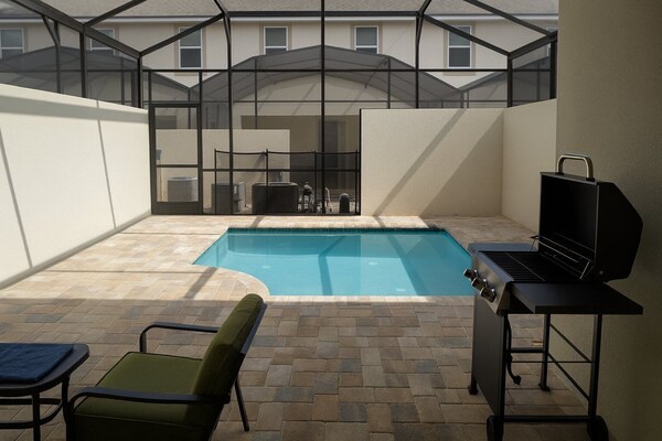 3bd/3.5ba Retreat With Private Pool Solara Resort - Davenport, FL