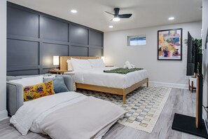 3 Schlafzimmer, Schreibtisch, Bügeleisen/Bügelbrett, Reisekinderbett