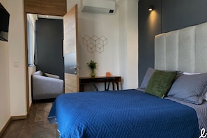 1 chambre, bureau, fer et planche à repasser, Wi-Fi