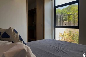 1 chambre, bureau, fer et planche à repasser, Wi-Fi
