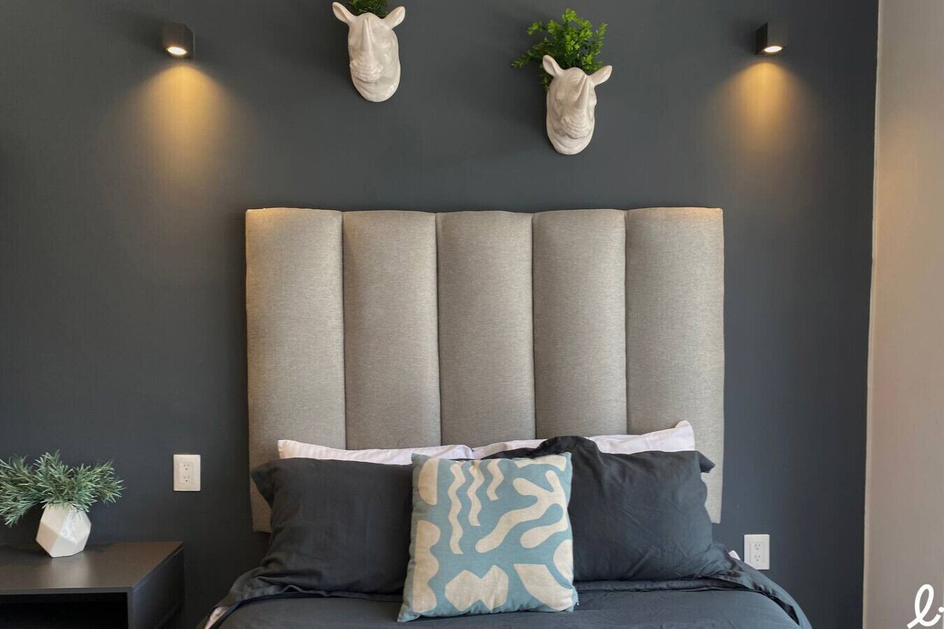 1 slaapkamer, een bureau, een strijkplank/strijkijzer, wifi