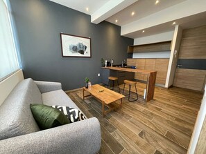 TV - Depa con jardín Col. Americana | Lapso at Alarcón (Guadalajara)