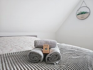 4 chambres, fer et planche à repasser, Wi-Fi, draps fournis