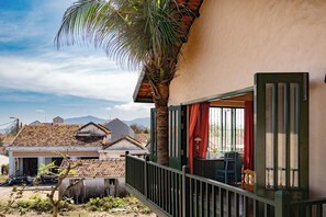 Deluxe tweepersoonskamer, balkon, uitzicht op zee | Gratis wifi