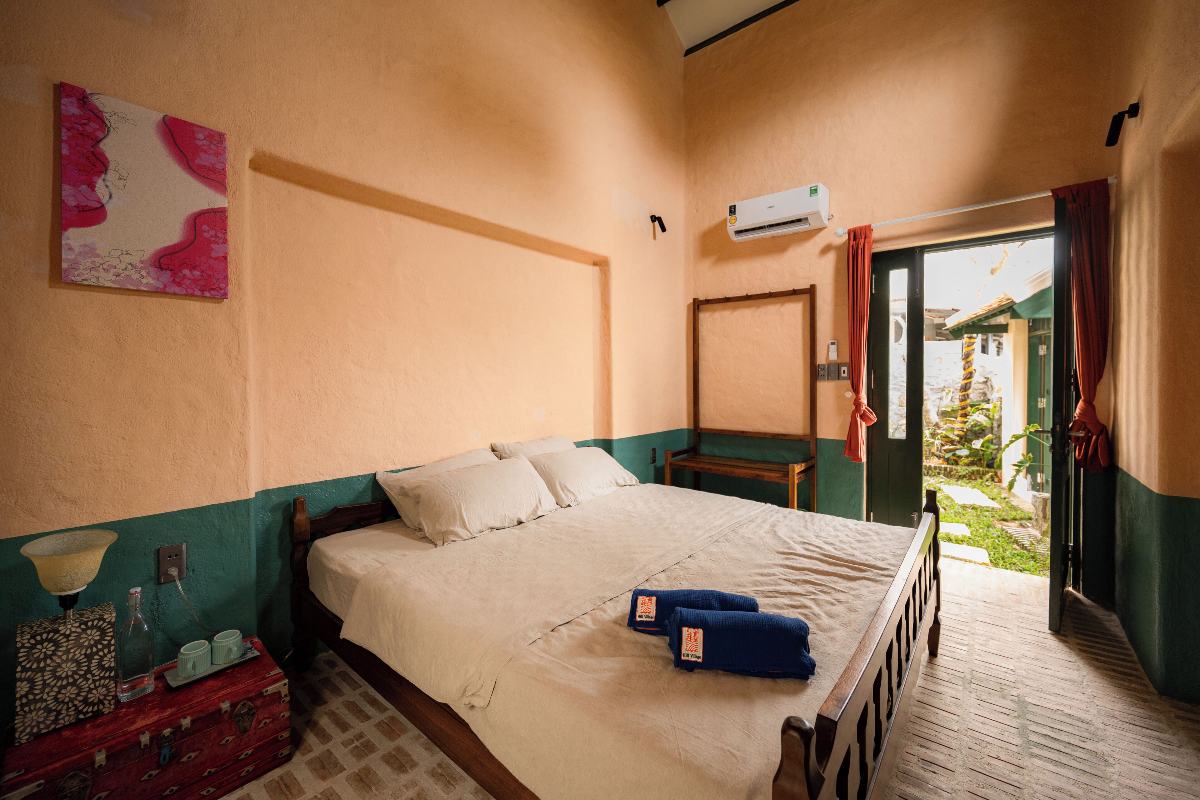 Double Room with Garden View | Minibar, individually decorated, free WiFi, bed sheets