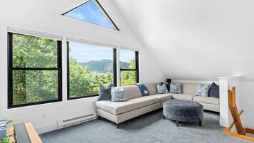 TV, fireplace, table football, stereo