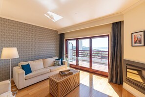 TV - GuestReady – Seaside Comfort in Vila Nova de Gaia (Vila Nova de Gaia)