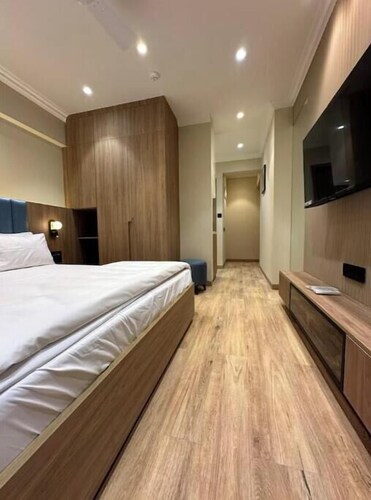 Skyline D : A Cozy Studio Apartment