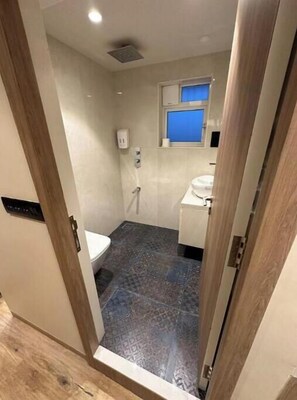 Bathroom - Skyline B : A Cozy Studio Apartment (Mumbai)