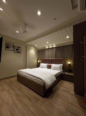 1 bedroom, Internet, bed sheets - Skyview B : A Cozy Apartment (Mumbai)