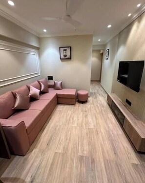 Living area - Skyview B : A Cozy Apartment (Mumbai)