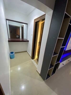 Superior Room, Courtyard View | Desk, laptop workspace, free WiFi - Chateau De LaRay Hotel Apo (Abuja)