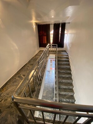 Exterior - Chateau De LaRay Hotel Apo (Abuja)