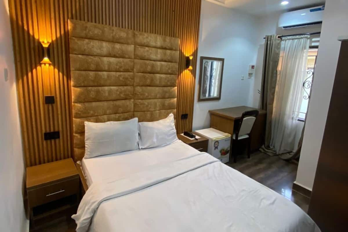 Classic Single Room | Desk, laptop workspace, WiFi (free)