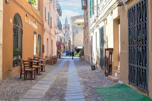 Beautiful apartment in the heart of the Old Town a step away from the sea