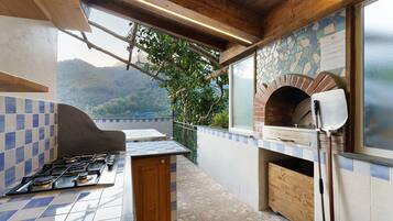 KĂŒhlschrank, Mikrowelle, Ofen, Herdplatte