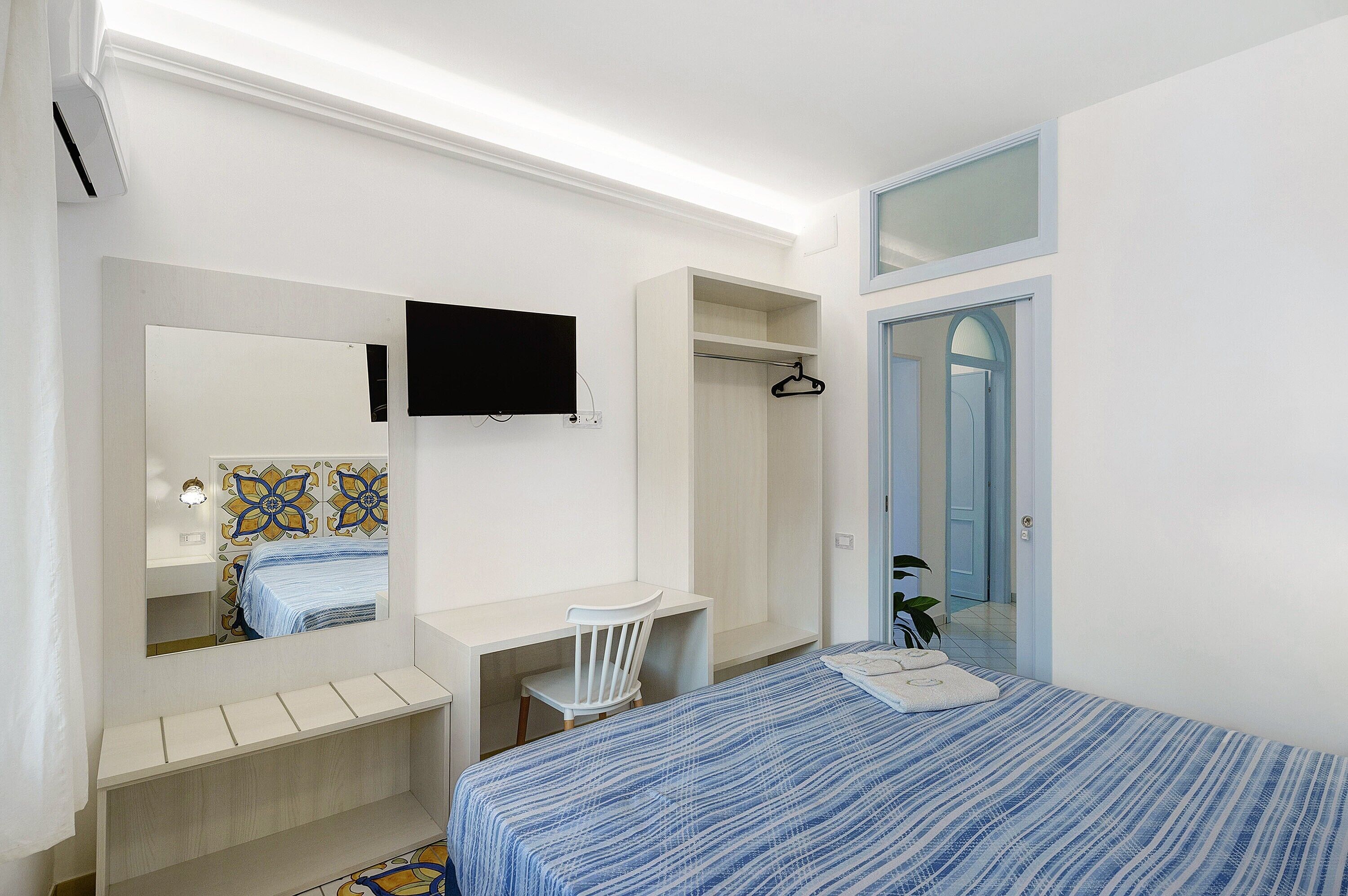 3 slaapkamers, een bureau, een strijkplank/strijkijzer, wifi